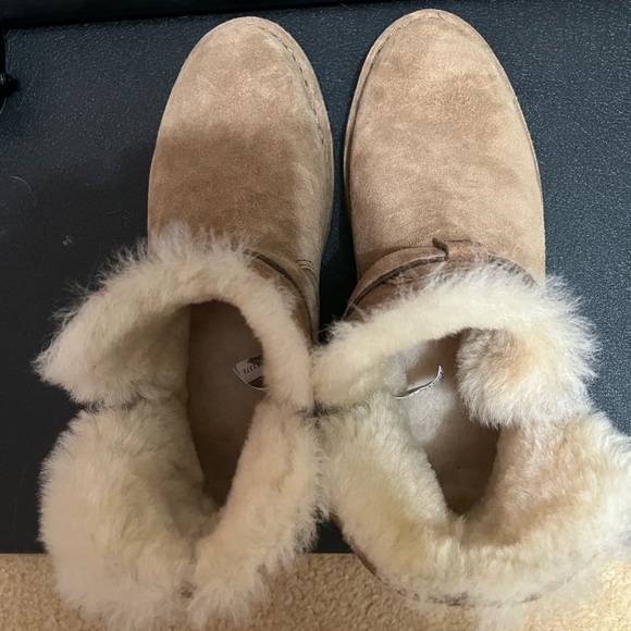 NWOT - UGG Romely Short Buckle Boot - Picture 7 of 10